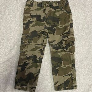 Wrangler boys size 4 cargo camo pants with adjustable waist band EUC